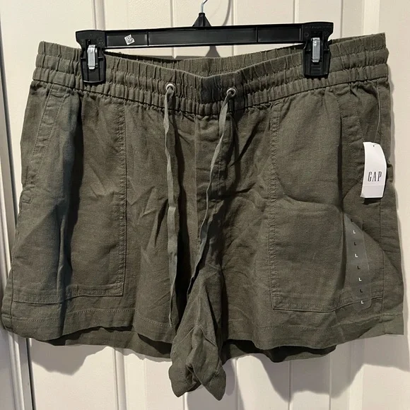 NWT GAP Green Cargo Shorts Essential Style sz large women’s - Picture 1 of 5